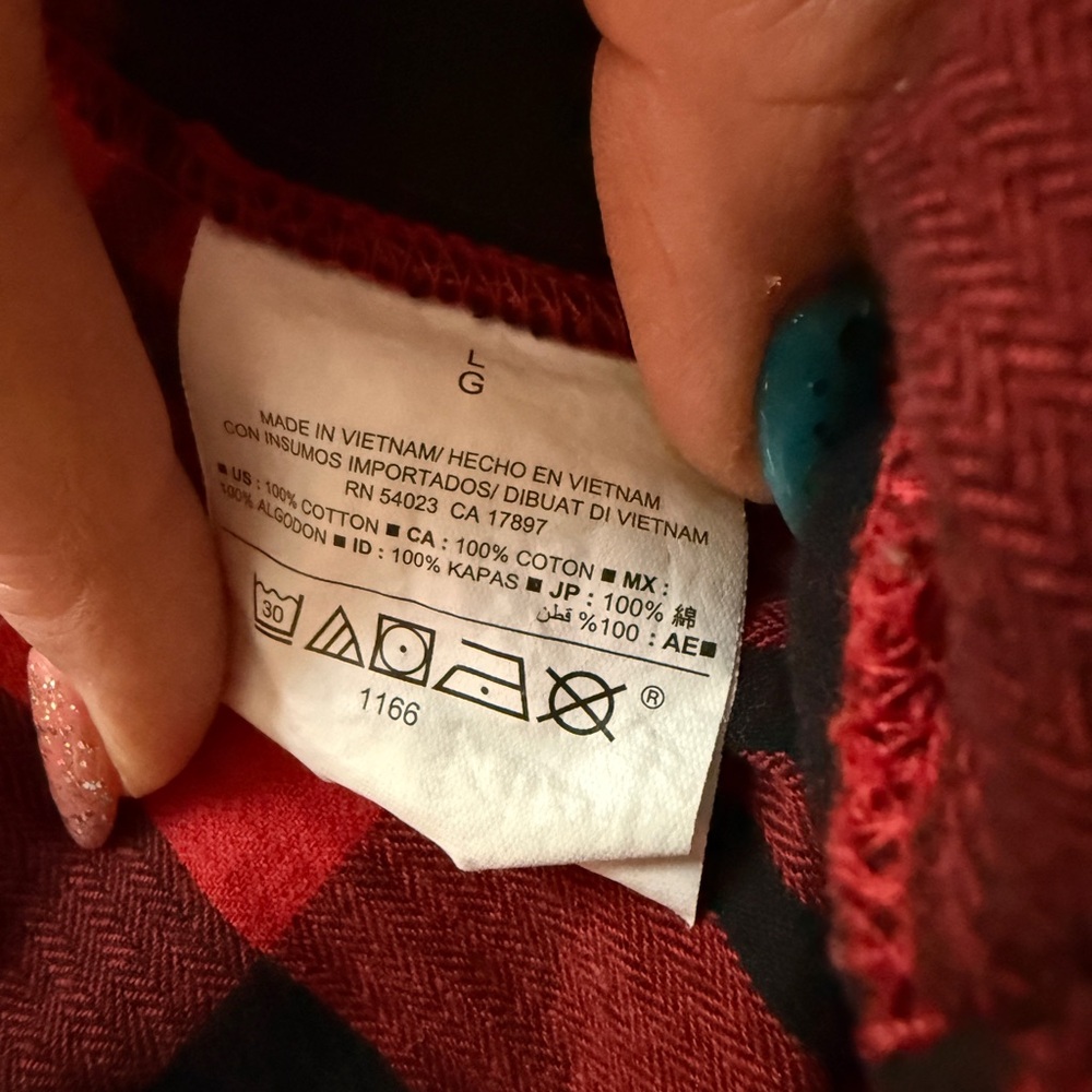 Old Navy Red and Black Checkered Shirt - Picture 5 of 5